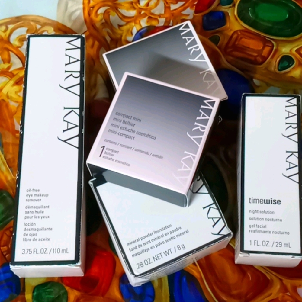 NIB Mary Kay Cosmetic Bundle
